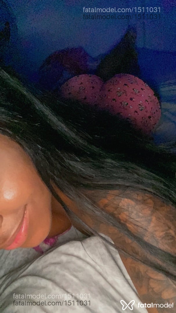 Acompanhante mulher morena (o) de olhos castanhos em Rio de Janeiro - Indiaa