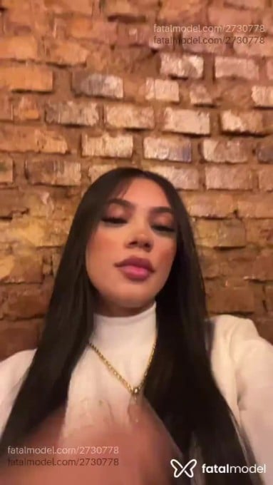 Acompanhante mulher morena (o) de olhos castanhos em Ijuí - Evelyn Blanc