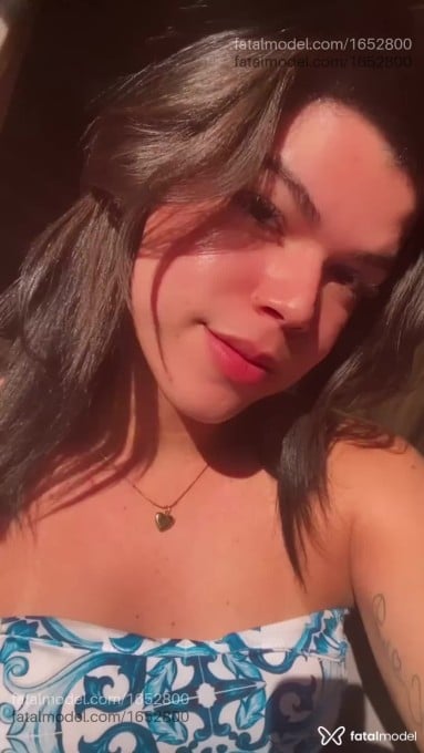 Acompanhante mulher trans morena (o) de olhos pretos em Água Boa - Dhanyella