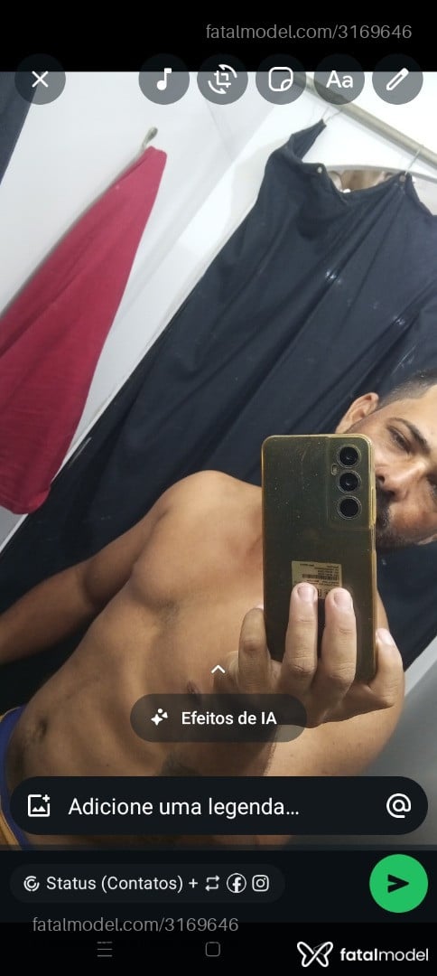 Acompanhante homem com cabelo castanho de olhos azuis em São Paulo Acompanhante homem com cabelo castanho de olhos azuis em São Paulo - Carlos