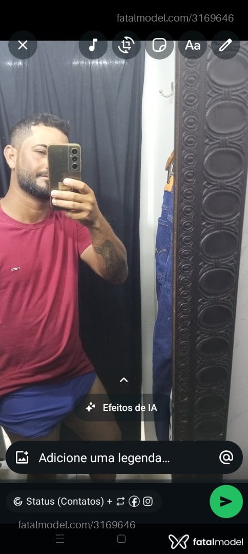 Acompanhante homem com cabelo castanho de olhos azuis em São Paulo Acompanhante homem com cabelo castanho de olhos azuis em São Paulo - Carlos