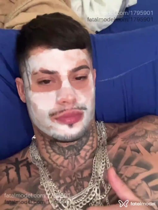 Acompanhante homem morena (o) de olhos castanhos em Matinhos Acompanhante homem morena (o) de olhos castanhos em Matinhos - Charles