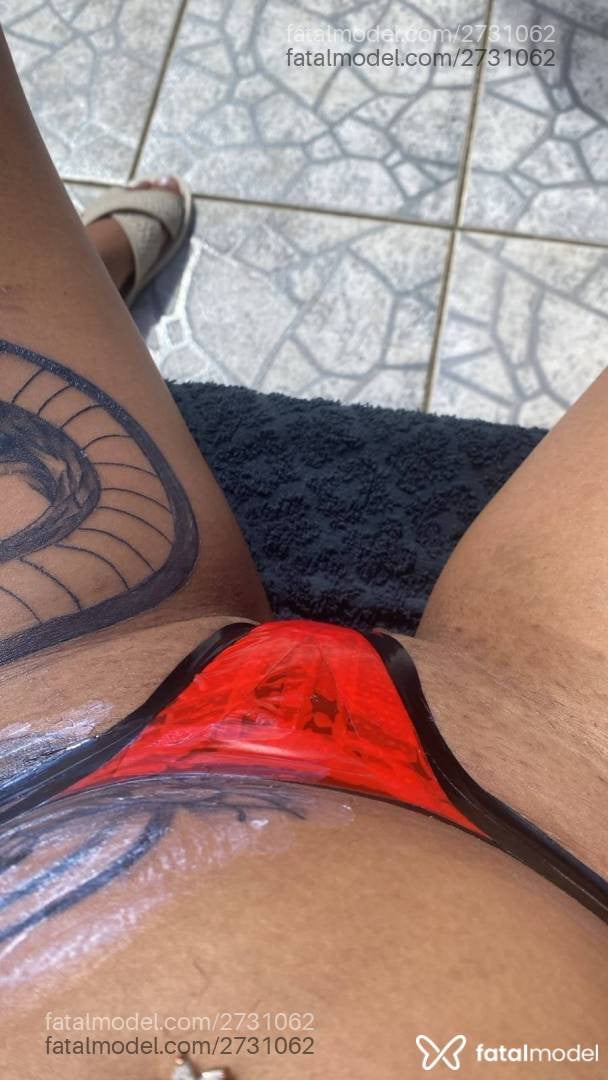 Acompanhante mulher com cabelo castanho de olhos castanhos em Salvador - Flora Campos