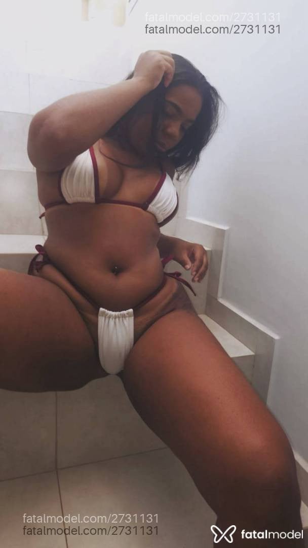 Acompanhante mulher morena (o) de olhos pretos - Malu Veras