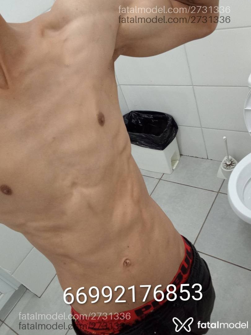 Acompanhante homem com cabelo castanho de olhos castanhos em Juína - Alemão