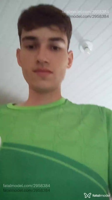 Acompanhante homem com cabelo castanho de olhos pretos - Luxe