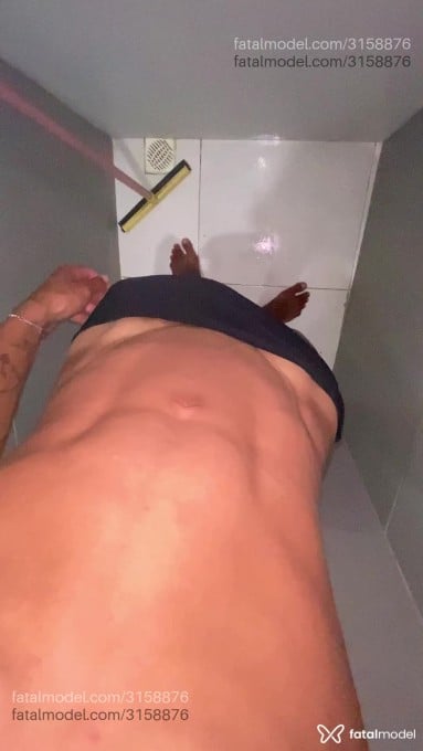 Acompanhante homem morena (o) de olhos pretos em Rio de Janeiro - Tin