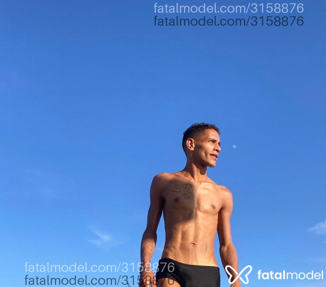 Acompanhante homem morena (o) de olhos pretos em Rio de Janeiro - Tin