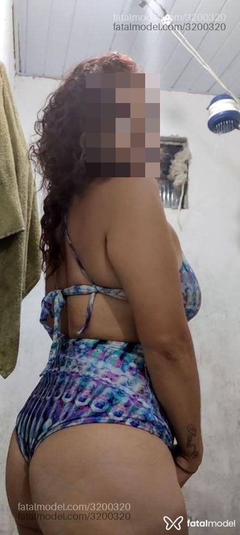 Acompanhante mulher com cabelo castanho de olhos castanhos em Matinhos - Aurora