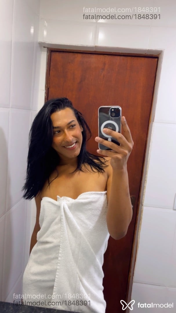 Acompanhante mulher trans com cabelo castanho de olhos castanhos em São Paulo - Luana Nogueira