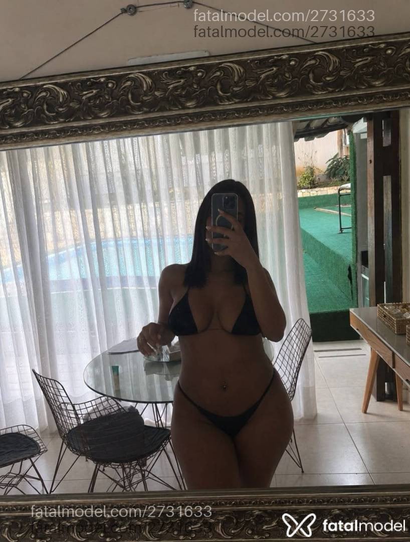Acompanhante mulher morena (o) de olhos pretos - Melzinhaa