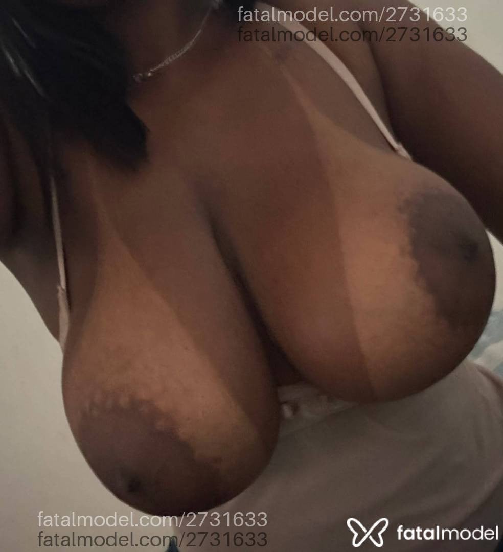 Acompanhante mulher morena (o) de olhos pretos - Melzinhaa
