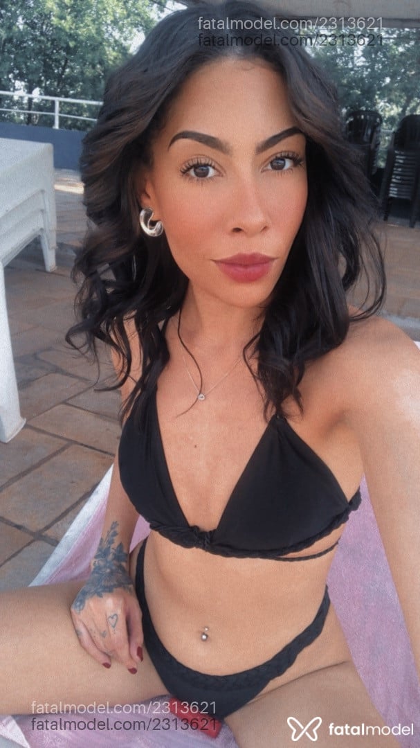 Acompanhante mulher morena (o) de olhos pretos em Guarujá Acompanhante mulher morena (o) de olhos pretos em Guarujá - Gabrielle