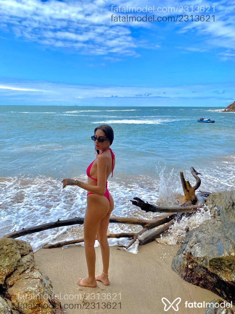 Acompanhante mulher morena (o) de olhos pretos em Guarujá Acompanhante mulher morena (o) de olhos pretos em Guarujá - Gabrielle