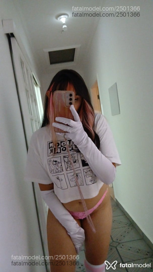 Acompanhante mulher com cabelo castanho de olhos castanhos em Curitiba - Bunny Habyts