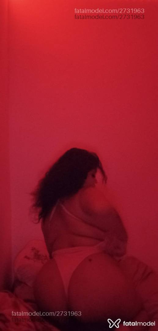 Acompanhante mulher morena (o) de olhos castanhos - Cristal
