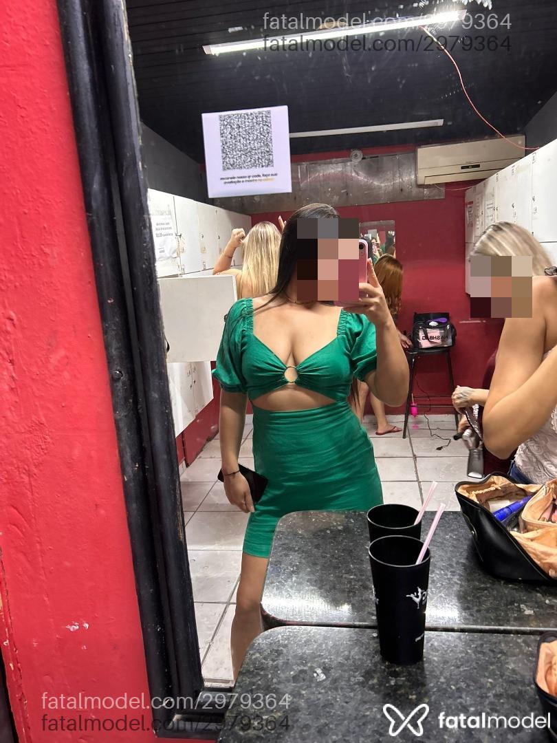 Acompanhante mulher com cabelo castanho de olhos castanhos - Vanessa Acompanhante mulher com cabelo castanho de olhos castanhos - Vanessa