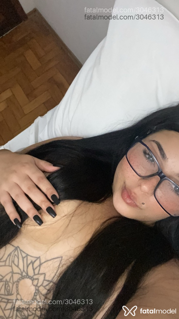 Acompanhante mulher morena (o) de olhos castanhos em Bom Despacho Acompanhante mulher morena (o) de olhos castanhos em Bom Despacho - Raissa