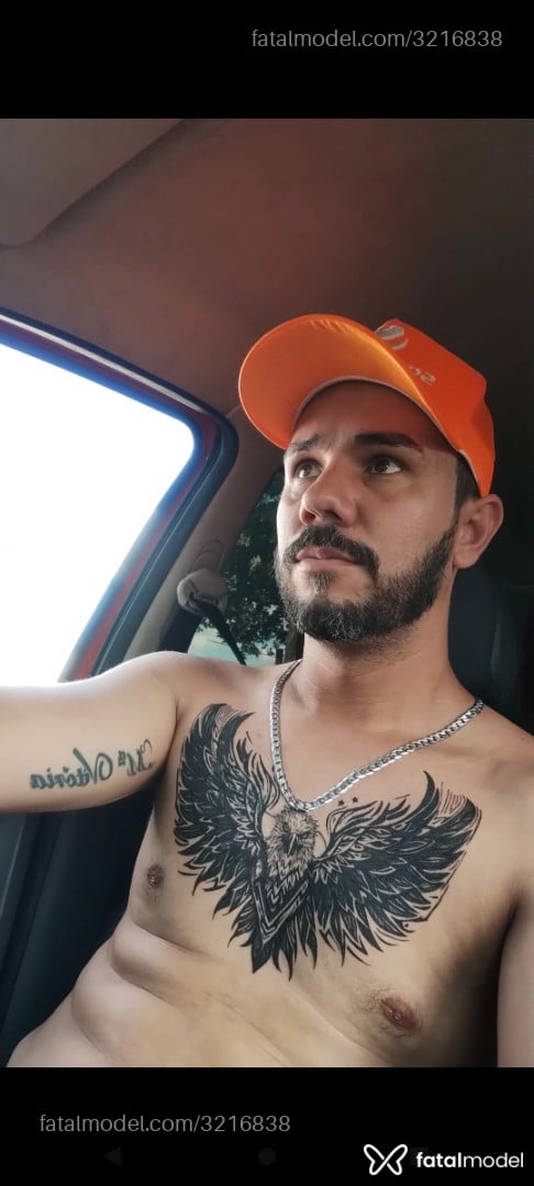 Acompanhante homem com cabelo castanho de olhos castanhos em Uberlândia - Xapoca