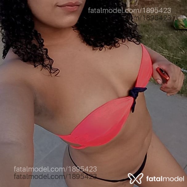 Acompanhante mulher morena (o) de olhos pretos - Mel Borges Acompanhante mulher morena (o) de olhos pretos - Mel Borges