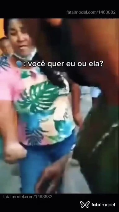 Acompanhante mulher ruiva (o) de olhos azuis em Presidente Prudente Acompanhante mulher ruiva (o) de olhos azuis em Presidente Prudente - Bárbara
