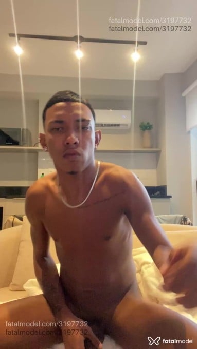 Acompanhante homem morena (o) de olhos pretos em São Paulo Acompanhante homem morena (o) de olhos pretos em São Paulo - Baiano Dotadoo