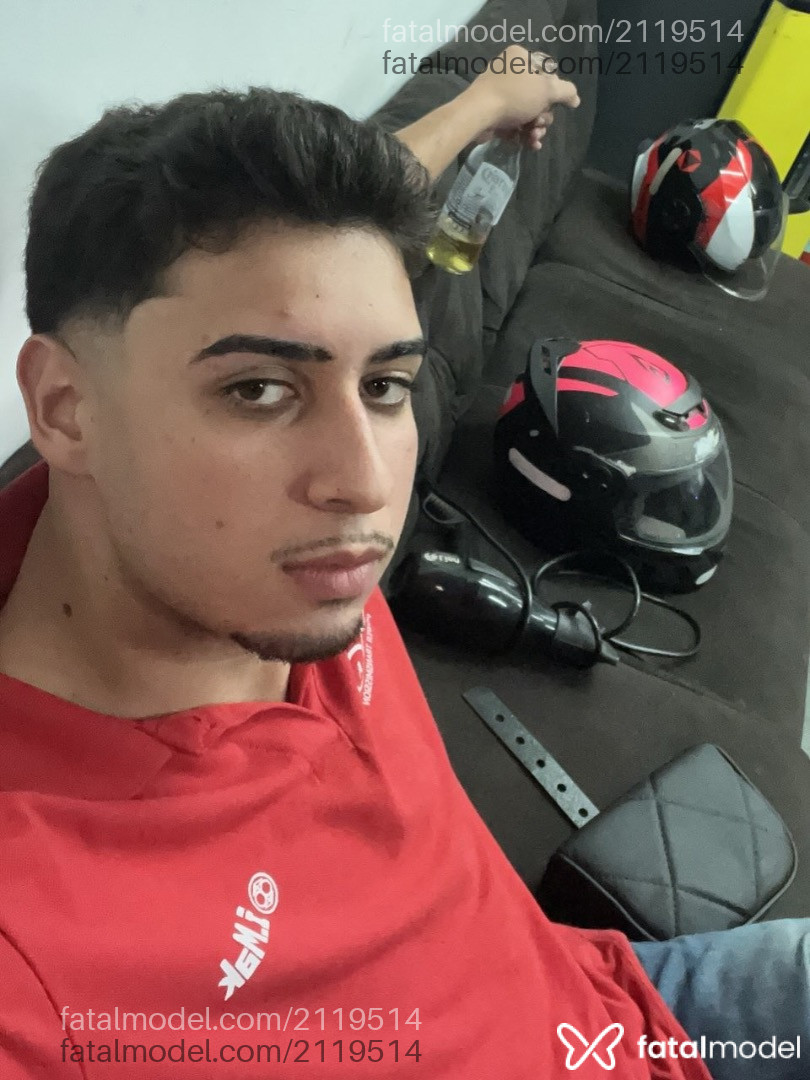 Acompanhante homem com cabelo castanho de olhos castanhos em São Paulo - Daniel