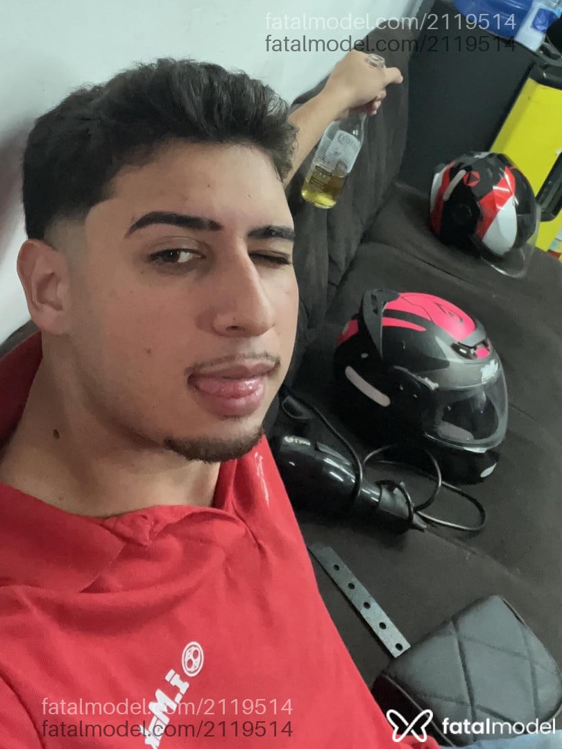 Acompanhante homem com cabelo castanho de olhos castanhos em São Paulo - Daniel