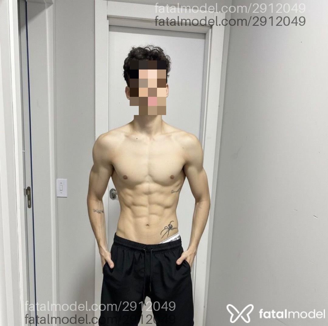 Acompanhante homem com cabelo castanho de olhos castanhos em Criciúma - Micass