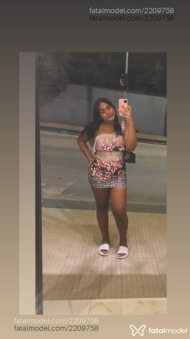 Acompanhante mulher trans com cabelo castanho de olhos pretos em Cachoeiro de Itapemirim - Tainá Alves