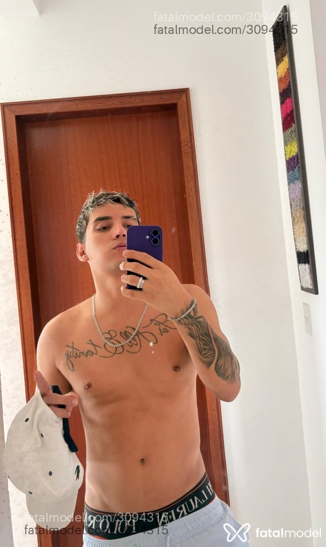 Acompanhante homem com cabelo castanho de olhos verdes em Rio de Janeiro - Felipe