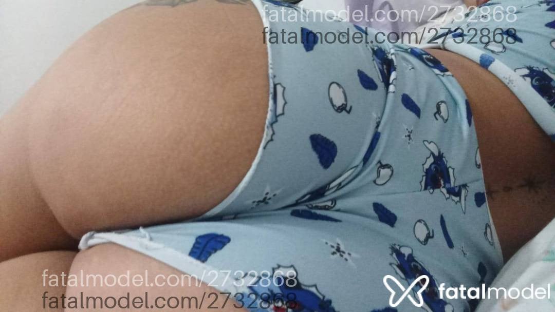 Acompanhante mulher trans morena (o) de olhos castanhos - Bella