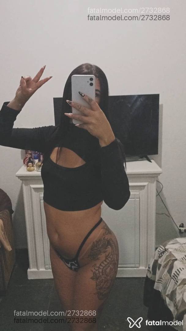 Acompanhante mulher trans morena (o) de olhos castanhos - Bella