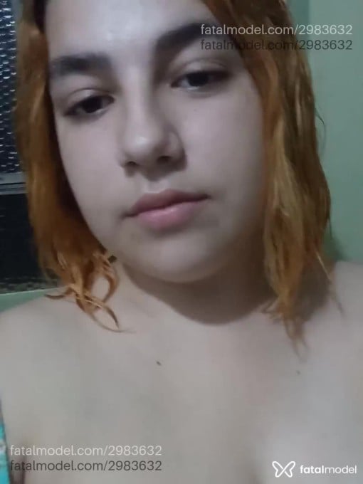 Acompanhante mulher com cabelo colorido de olhos castanhos em Criciúma Acompanhante mulher com cabelo colorido de olhos castanhos em Criciúma - Maya