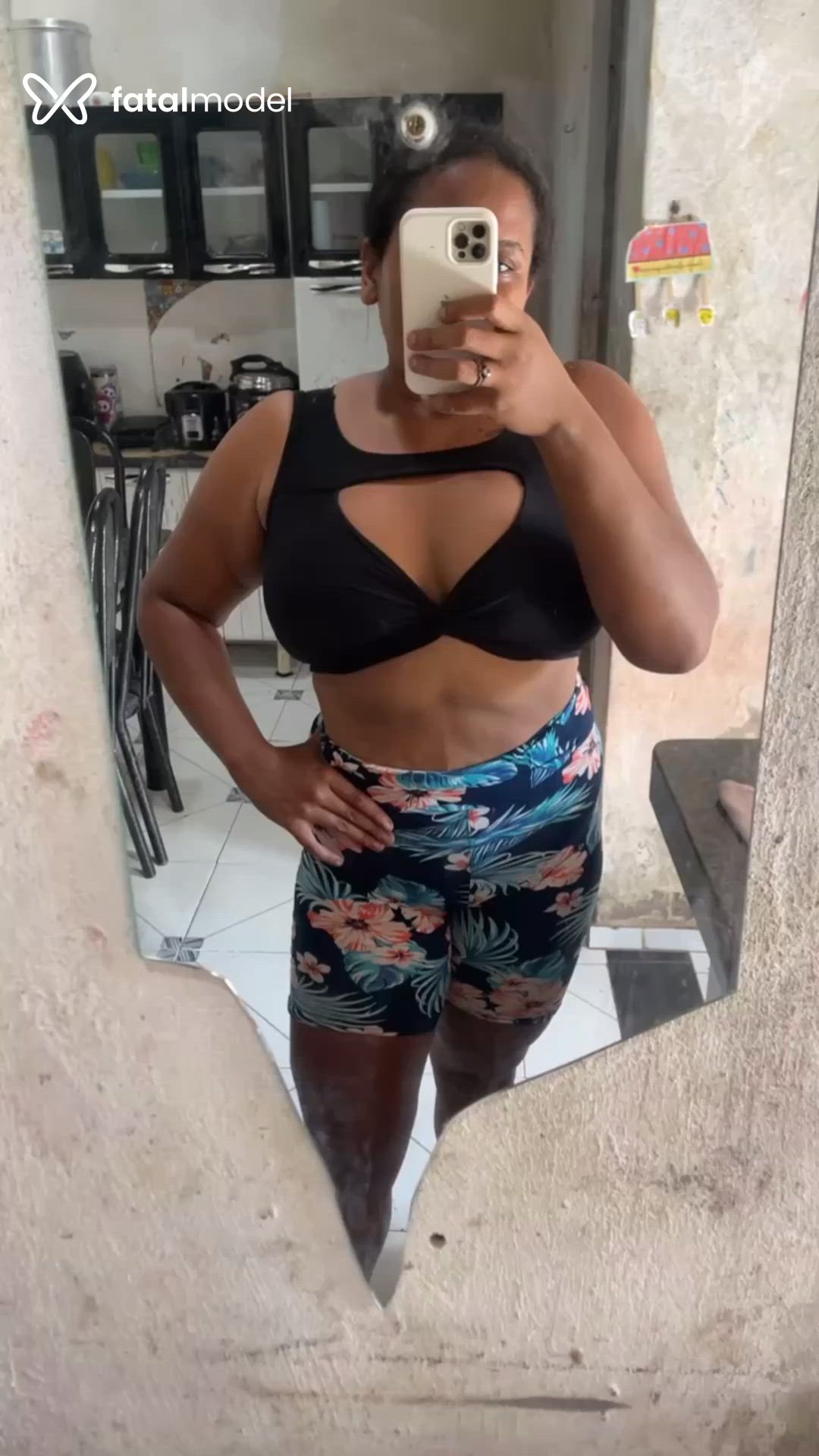 Acompanhante mulher com cabelo castanho de olhos castanhos - Culinária