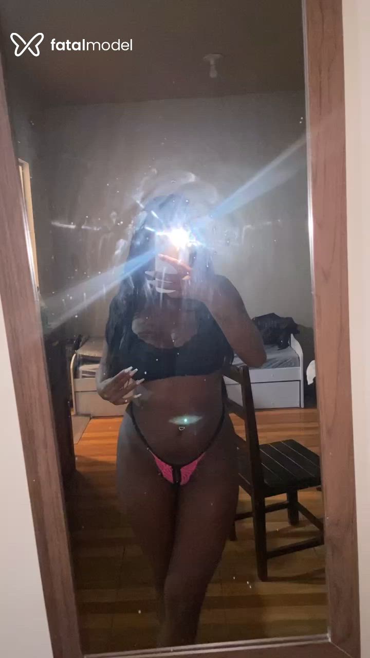Acompanhante mulher com cabelo castanho de olhos pretos - Bruninha