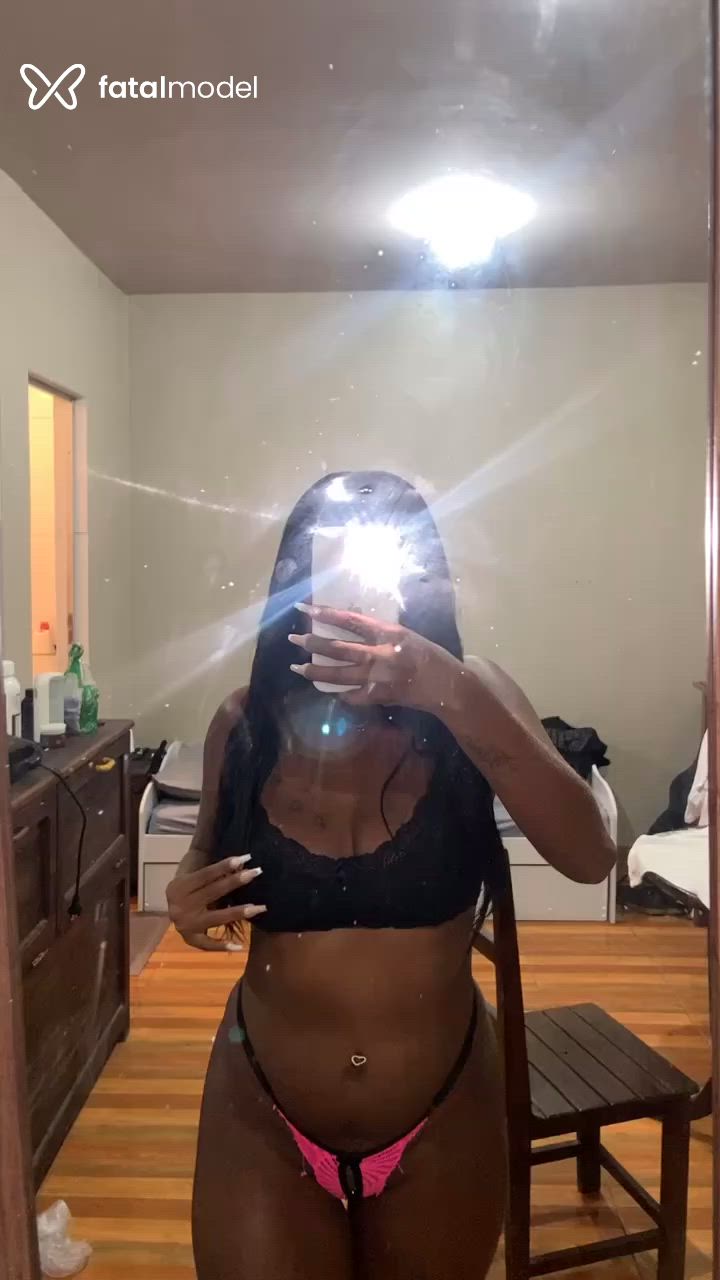Acompanhante mulher com cabelo castanho de olhos pretos - Bruninha