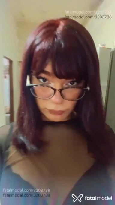 Acompanhante mulher trans morena (o) de olhos pretos - Lolla Mendes Acompanhante mulher trans morena (o) de olhos pretos - Lolla Mendes