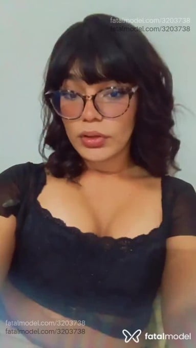 Acompanhante mulher trans morena (o) de olhos pretos - Lolla Mendes Acompanhante mulher trans morena (o) de olhos pretos - Lolla Mendes