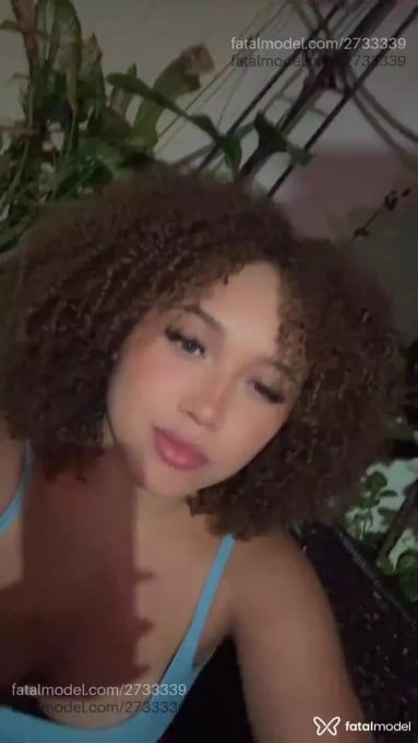 Acompanhante mulher loira (o) de olhos mel - Júlia Nogueira