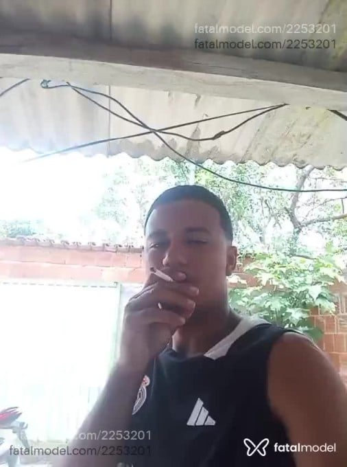 Acompanhante homem com cabelo castanho de olhos castanhos em São Mateus Acompanhante homem com cabelo castanho de olhos castanhos em São Mateus - Rony