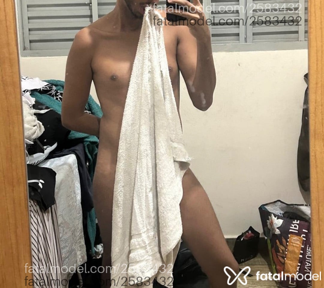 Acompanhante homem morena (o) de olhos castanhos - Marlom