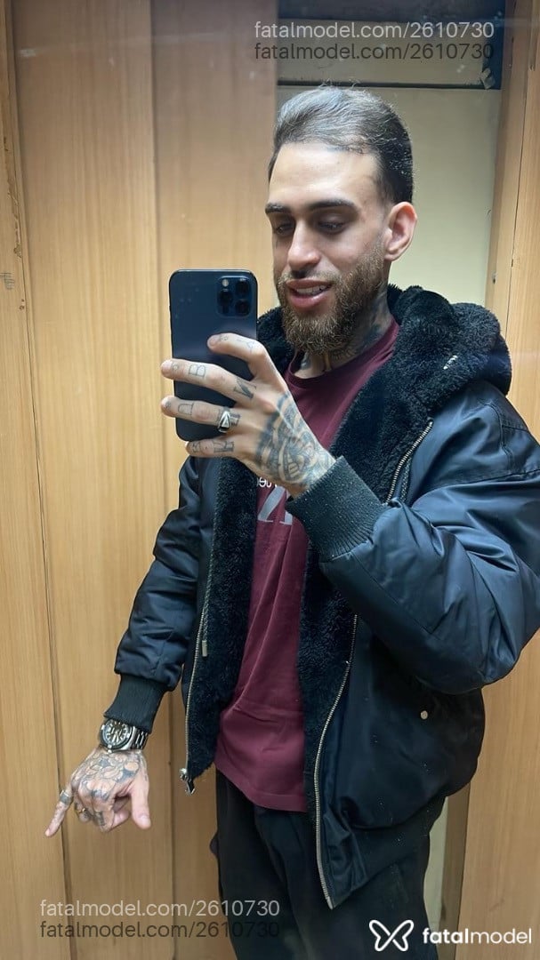 Acompanhante homem com cabelo castanho de olhos verdes em São João Del Rei Acompanhante homem com cabelo castanho de olhos verdes em São João Del Rei - Kevin
