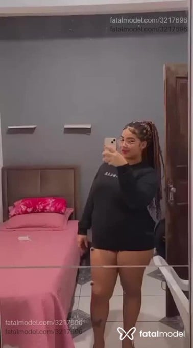 Acompanhante mulher com cabelo castanho de olhos pretos em Marataízes Acompanhante mulher com cabelo castanho de olhos pretos em Marataízes - Milena