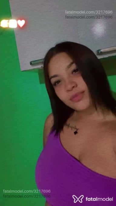 Acompanhante mulher com cabelo castanho de olhos pretos em Marataízes Acompanhante mulher com cabelo castanho de olhos pretos em Marataízes - Milena