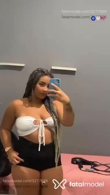 Acompanhante mulher com cabelo castanho de olhos pretos em Marataízes Acompanhante mulher com cabelo castanho de olhos pretos em Marataízes - Milena