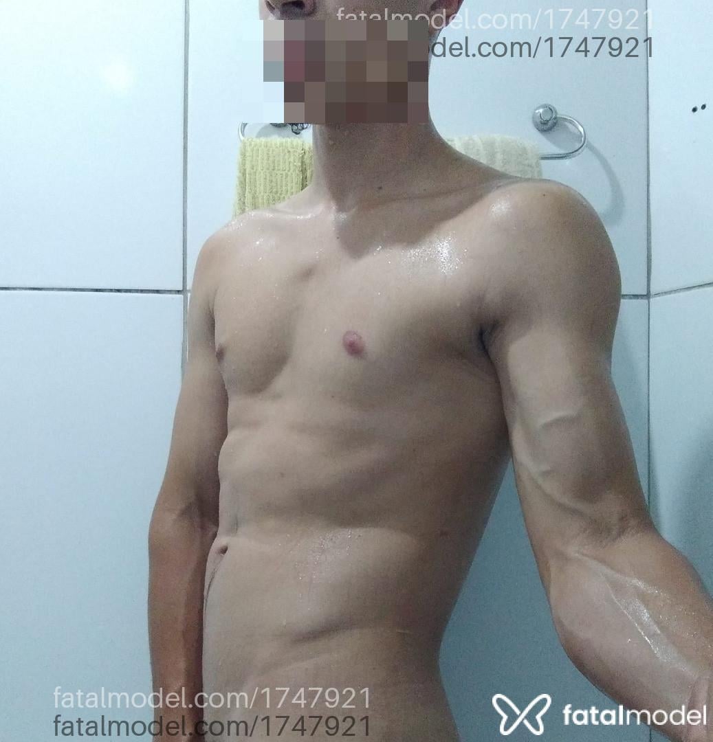 Acompanhante homem morena (o) de olhos castanhos em Recife Acompanhante homem morena (o) de olhos castanhos em Recife - Yagoo Gogoboi