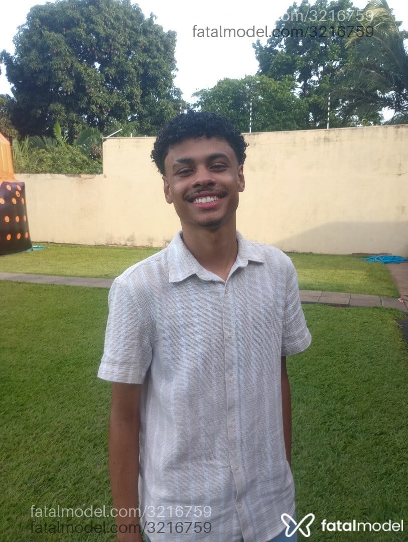 Acompanhante homem morena (o) de olhos castanhos em Brasília - Kaio Silva