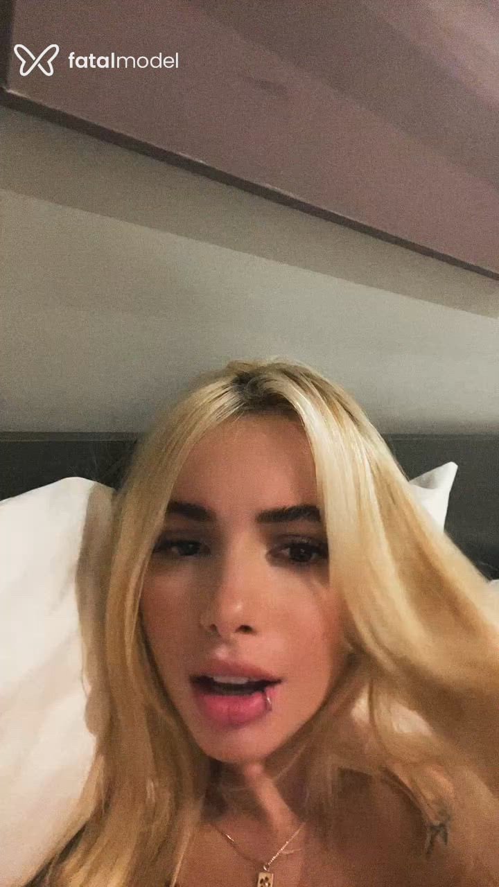 Acompanhante mulher loira (o) de olhos castanhos em São Paulo - Mel Dias
