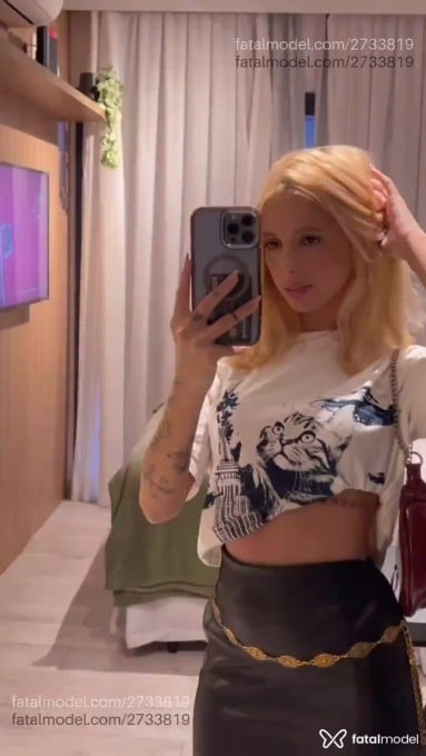 Acompanhante mulher loira (o) de olhos castanhos em São Paulo - Mel Dias